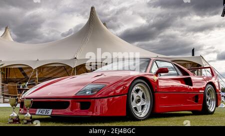 F40 Ferrari auf der Ausstellung im Salon Privé statt Schloss Blenheim am 26. September 2020 Stockfoto