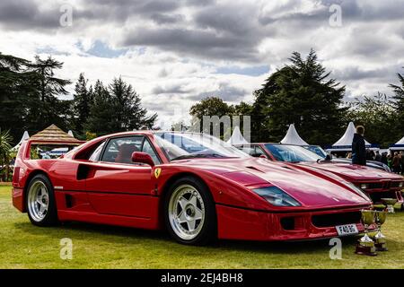 F40 Ferrari auf der Ausstellung im Salon Privé statt Schloss Blenheim am 26. September 2020 Stockfoto