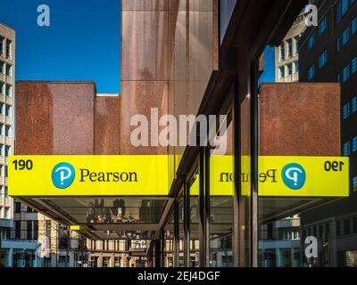 Pearson PLC-Büros in High Holborn in Central London. Pearson plc ist ein britisches multinationales Verlagshaus und Bildungsunternehmen mit Hauptsitz in London. Stockfoto