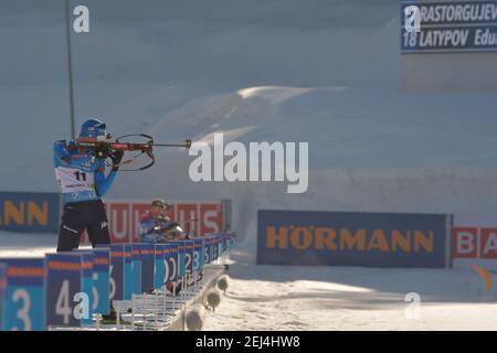 Pokljuka, Slowenien. Februar 2021, 21st. Pokljuka, Slowenien, Biathlon-Strecke, 21. Februar 2021, HOFER Lukas ITA bei der IBU-Weltmeisterschaft Biathlon - Männer 15km Massenstart - Biathlon Credit: Marco Todaro/LPS/ZUMA Wire/Alamy Live News Stockfoto