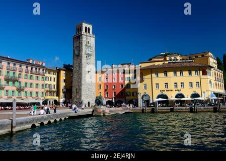 Altstadt mit Torre Apponale, Gardasee, Riva del Garda, Trentino, Provinz Trient, Italien Stockfoto