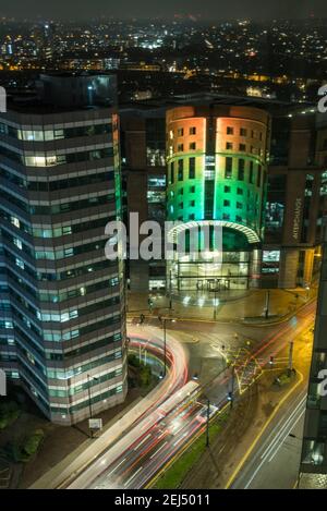 Croydon Straßenverkehr bei Nacht Stockfoto