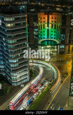 Croydon Straßenverkehr bei Nacht Stockfoto