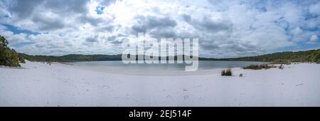 Weißer Strand auf Fraser Island Great Sandy National Park Stockfoto