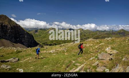 Blick vom Còth de Maubèrme (Gebirgspass) (Aran-Tal, Katalonien, Spanien) ESP: Vistas desde el Còth de Maubèrme (collado) (Valle de Arán) Stockfoto