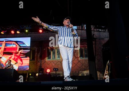 Tim Love of the Beach Boys tritt im Rahmen des Hampton Court Festivals 2018, Hampton Court Palace - London, live auf der Bühne auf. Bilddatum: Freitag, 15th. Juni 2018. Bildnachweis sollte lauten: David Jensen Stockfoto