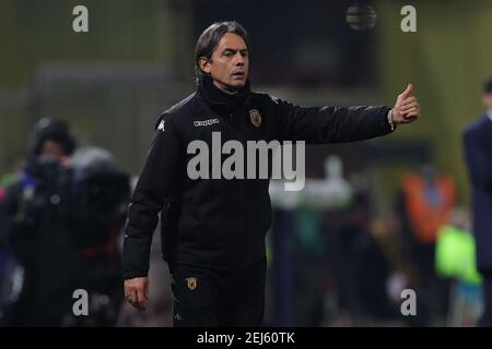 Benevento, Italien. Februar 2021, 21st. Filippo Inzaghi Trainer von Benevento Calcio während der Serie A Fußballspiel zwischen Benevento Calcio und AS Roma im Ciro Vigorito Stadion in Benevento (Italien), 21. Februar 2021. Foto Cesare Purini/Insidefoto Kredit: Insidefoto srl/Alamy Live News Stockfoto