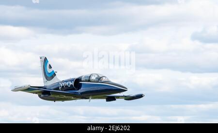 12. September 2020, Kaluga Region, Russland. Das Trainingsflugzeug Aero L-39 Albatros führt einen Trainingsflug auf dem Flugplatz Oreshkovo durch. Stockfoto