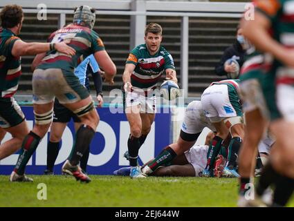 Leicester Tigers Scrum-Half Richard Wigglesworth Pässe den Ball während einer Gallagher Premiership Runde 10 Rugby Union Spiel, Freitag, 20. Februar 2021, in Stockfoto