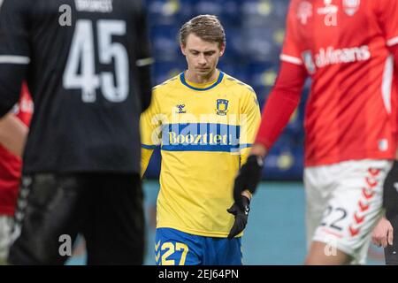 Broendby, Dänemark. Februar 2021, 21st. Simon Hedlund (27) von Broendby, WENN er im Superliga-Spiel 3F zwischen Broendby IF und Vejle Boldklub im Broendby Stadion, Broendby, Dänemark, gesehen wurde. (Foto Kredit: Gonzales Foto/Alamy Live News Stockfoto