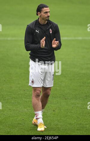 Mailand, Italien. Februar 2021, 21st. Zlatan Ibrahimovic aus Mailand vor der Serie EIN Fußballspiel zwischen AC Mailand und FC Internazionale im San Siro Stadion in Mailand (Italien), 21th. Februar 2021. Foto Andrea Staccioli/Insidefoto Kredit: Insidefoto srl/Alamy Live News Stockfoto