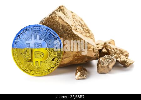 Bitcoin in blau-gelben Farben mit Goldnuggets auf Weiß gemalt Hintergrund Stockfoto