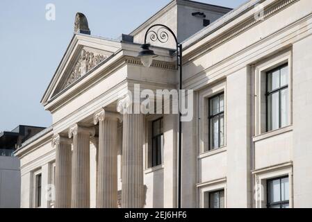 Bermondsey Rathaus Bath House Lofts Pediment Antefix Antefixae Stockfoto