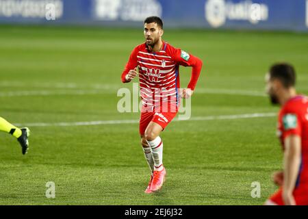 Huesca, Spanien. Februar 2021, 21st. Fede Vico (Granada) Fußball/Fussball : Spanisches 'La Liga Santander' Spiel zwischen SD Huesca 3-2 Granada CF im Estadio El Alcoraz in Huesca, Spanien . Quelle: Mutsu Kawamori/AFLO/Alamy Live News Stockfoto