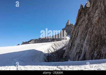 Der Mont Blanc ist der höchste Gipfel der Alpen und der zweite Gipfel in Europa. Mit 4807m ist einer der kultigsten Berge der Welt Stockfoto