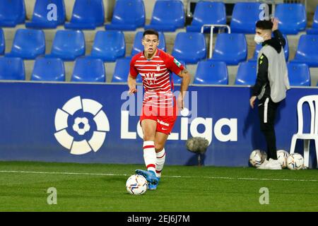 Huesca, Spanien. Februar 2021, 21st. Nehuen Perez (Granada) Fußball/Fussball : Spanisches 'La Liga Santander' Spiel zwischen SD Huesca 3-2 Granada CF im Estadio El Alcoraz in Huesca, Spanien . Quelle: Mutsu Kawamori/AFLO/Alamy Live News Stockfoto