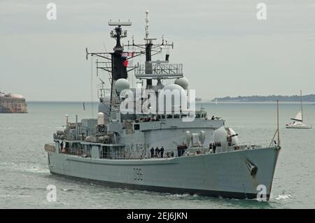 Die Royal Navy Typ 42 Zerstörer HMS Gloucester (D96) gesehen Ankunft in Portsmouth Harbor, UK am 11th. Mai 2011. Stockfoto