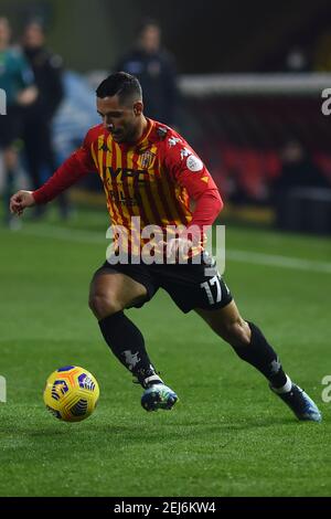 Benevento, Latium. Februar 2021, 21st. 2/21/2021 - Gianluca Caprari von Benevento in Aktion während der italienischen Serie A Fußballspiel Benevento vs AS Roma im Ciro Vigorito Stadion in Benevento, Italien, 2i Februar 2021. Fotografo01 (Foto: IPA/Sipa USA) Quelle: SIPA USA/Alamy Live News Stockfoto