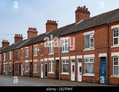 Loughborough, Leicestershire, England, Großbritannien. Typische Innenstadtterrassenhäuser, die ursprünglich für die Arbeiterklasse gebaut wurden Stockfoto