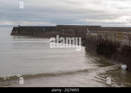 Coney Beach und Porthcawl Breakwater / Pier Stockfoto