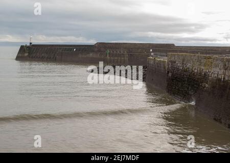 Coney Beach und Porthcawl Breakwater / Pier Stockfoto