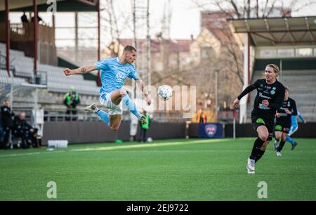 Malmoe, Schweden. Februar 2021, 21st. Felix Beijmo (14) von Malmoe FF beim Svenska Cup Spiel zwischen Malmoe FF und Vasteraas SK bei Malmoe Idrottsplats in Malmoe. (Foto Kredit: Gonzales Foto/Alamy Live News Stockfoto