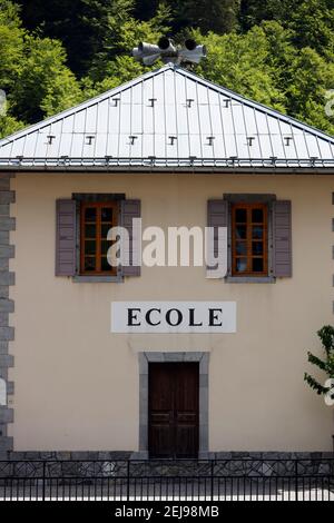 Grundschule in einem Dorf Stockfoto