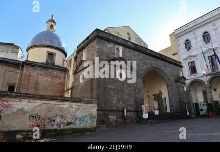 Napoli - Chiesa di Sant'Anna dei Lombardi da Piazza Monteoliveto Stockfoto