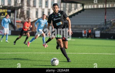 Malmoe, Schweden. Februar 2021, 21st. Pedro Ribeiro (7) von Vasteraas SK beim Svenska Cup Spiel zwischen Malmoe FF und Vasteraas SK bei Malmoe Idrottsplats in Malmoe. (Foto Kredit: Gonzales Foto/Alamy Live News Stockfoto