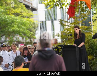 Christchurch, Neuseeland. Februar 2021, 22nd. Neuseelands Premierminister Jacinda Ardern nimmt am 22. Februar 2021 an der Gedenkfeier in Christchurch, Neuseeland, Teil. Am Montag fand in Neuseelands zweitgrößter Stadt Christchurch ein Gedenkgottesdienst zum 10th. Jahrestag eines gewaltsamen und zerstörerischen Erdbebens statt, bei dem 185 Menschen aus mehr als 20 Nationen, darunter 24 chinesische Studenten, ums Leben kamen. Ein Erdbeben der Stärke 6,3 traf die Stadt am 22. Februar 2011 mit einer Tiefe von nur 4 km. Der damalige Premierminister John Key beschrieb die Katastrophe als "Neuseelands dunkelsten Tag. Kredit: Xinhua/Alamy L Stockfoto