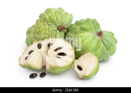 Zucker Apfel oder Pudding Apfel isoliert auf weißem Hintergrund mit Clipping Pfad und volle Tiefe des Feldes. Exotische tropische Thai annona oder Cherimoya Frucht Stockfoto