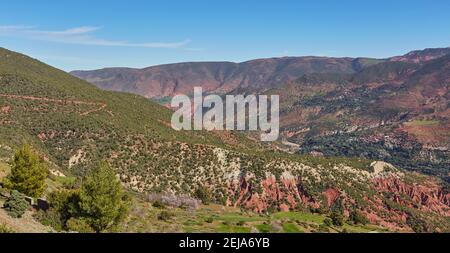 Kasbah Dorf bei Tinerhir an der Straße zu den Gorges du Dades, Marokko Stockfoto