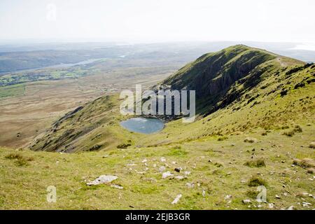 Blinder Tarn blinder Tarnsteinbruch und konistones Wasser von der aus gesehen Der Gipfel des Dow Crag Coniston Lake District Cumbria England Stockfoto