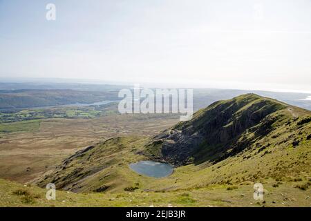 Blinder Tarn blinder Tarnsteinbruch und konistones Wasser von der aus gesehen Der Gipfel des Dow Crag Coniston Lake District Cumbria England Stockfoto