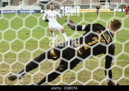 LUBIN, POLEN - 11. FEBRUAR 2021: Fußballspiel Fortuna Polish Cup zwischen KGHM Zaglebie Lubin - Chojniczanka Chojnice 0:0 (4:5). Dorde Crnomarkovic Stockfoto