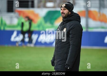 LUBIN, POLEN - 11. FEBRUAR 2021: Fußballspiel Fortuna Polish Cup zwischen KGHM Zaglebie Lubin - Chojniczanka Chojnice 0:0 (4:5). Martin Sevela Leiter Stockfoto