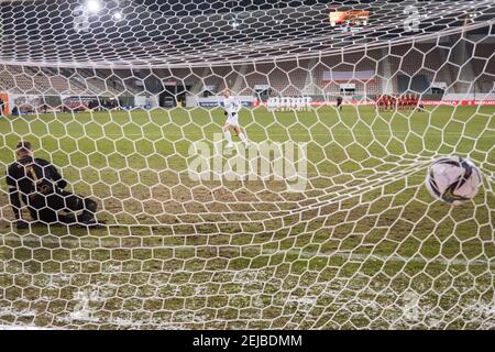 LUBIN, POLEN - 11. FEBRUAR 2021: Fußballspiel Fortuna Polish Cup zwischen KGHM Zaglebie Lubin - Chojniczanka Chojnice 0:0 (4:5). Patryk Szysz duri Stockfoto