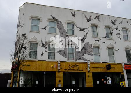 LONDON - 22nd. FEBRUAR 2021: Exceline Restaurant an der High Road Leytonstone. In der Nähe des Geburtshauses von Alfred Hitchcock. Stockfoto