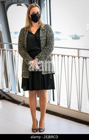 Staatssekretärin für Haushalt Eva De Bleeker während des Impfbeginns im Skyhall des Brüsseler Flughafens in Zaventem, einem der Orte Stockfoto