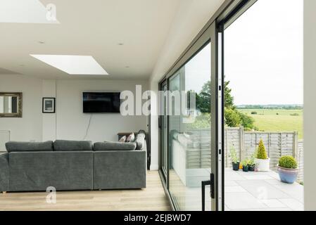 Ein Beispiel für einen hellen Himmel wie / Dachleuchte / Deckenleuchte in einem modernen Zuhause. Stockfoto