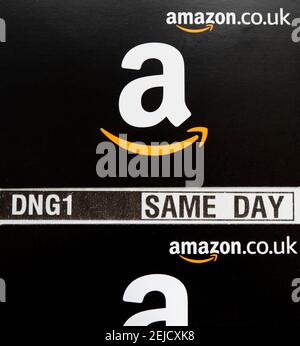 Amazon Geschenkgutschein und am selben Tag Paketzustellung Nachricht UK Stockfoto