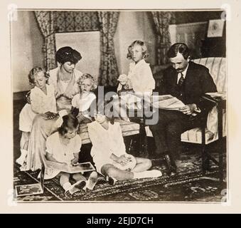 Kaiser Karl I. und seine Familie im Exil. Museum: PRIVATE SAMMLUNG. Autor: ANONYM. Stockfoto