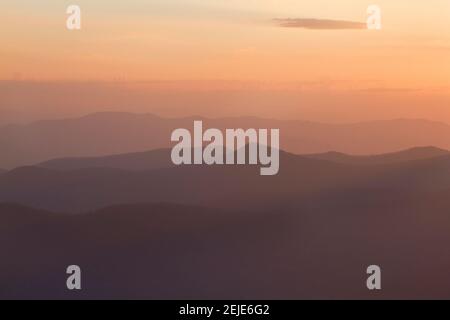 Blick auf den Sonnenuntergang am Clingmans Dome, Great Smoky Mountains National Park, Tennessee, USA Stockfoto