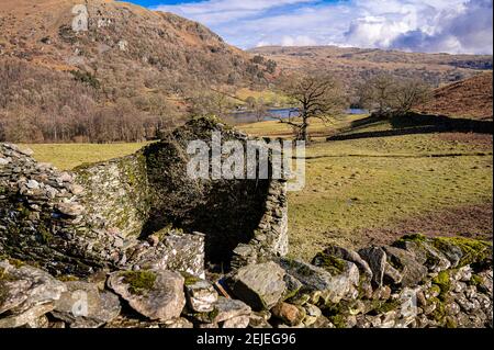 Blick über eine Ruine zum Rydal Wasser Stockfoto