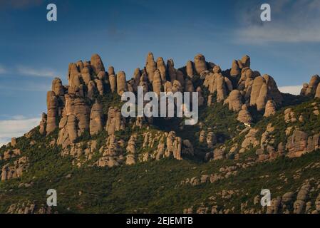 Ansichten der Türme von Agulles de Montserrat von El Bruc (Barcelona, Katalonien, Spanien) ESP: Vistas de las agujas de Montserrat Vistas desde El Bruc Stockfoto