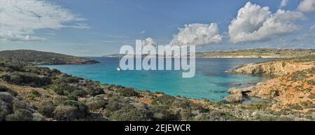 Inseln im Meer, Blaue Lagune, Comino, Gozo, Malta Stockfoto