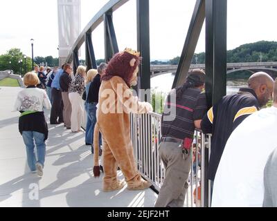 Freitag, 19. Juni 2009 WILKES-BARRE, LUZERNE COUNTY- Pennsylvania, USA. Ansichten der offiziellen Eröffnung des Riverfront Common in Wilkes-Barre, Pennsylvania USA. Der Park am Susquehanna River wurde am 19. Juni 2009 offiziell eröffnet und begann mit einer Einweihungszeremonie um 4 Uhr Stockfoto