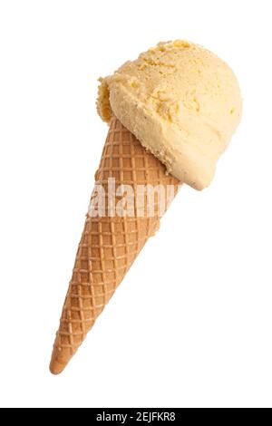 Ein Eiskegel mit einer Kugel Vanilleeis Creme isoliert auf weißem Hintergrund Stockfoto