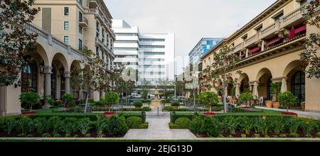 Blick auf das Restaurant im Garten, Bouchon, Beverly Canon Gardens, Beverly Hills Business Triangle, Beverly Hills, Los Angeles County, Kalifornien, USA Stockfoto