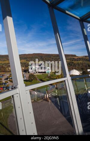 Erhöhter Campus-Blick vom Vitra Slide Tower Design von Carsten Holler, Vitra Design Museum, weil am Rhein, Baden-Württemberg, Deutschland Stockfoto